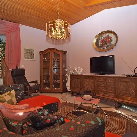 House Silvana 1461 * 풀라